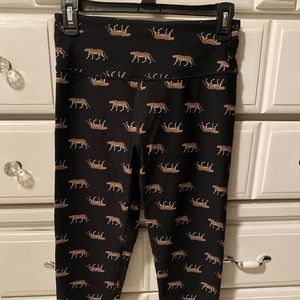 Leopard Victorias secret Capri leggings